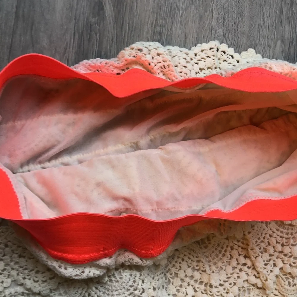 Pink and cream laced skirt - Picture 5 of 6